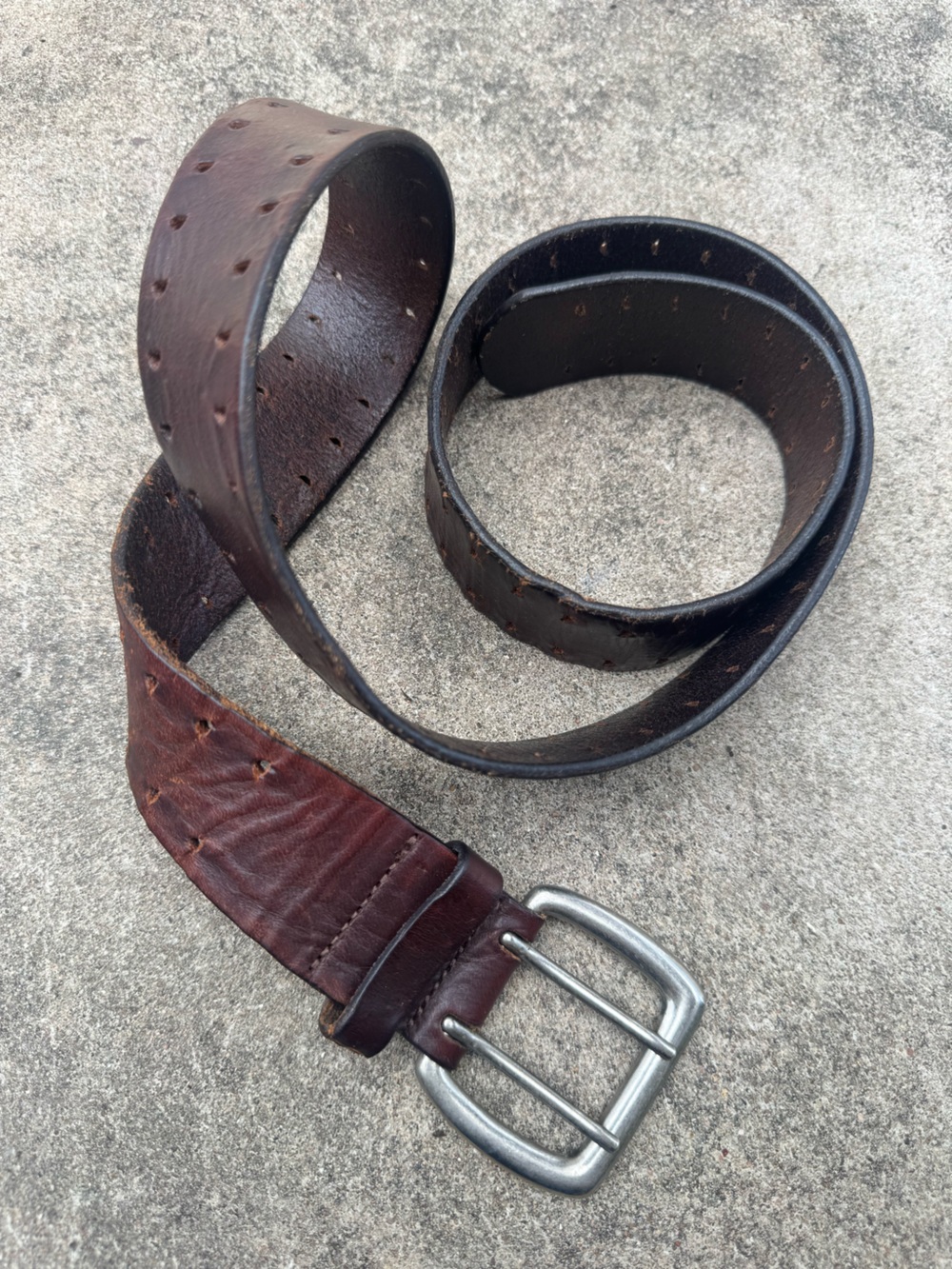 Distressed Vintage Y2K Brown Leather Belt by Gap Size 34